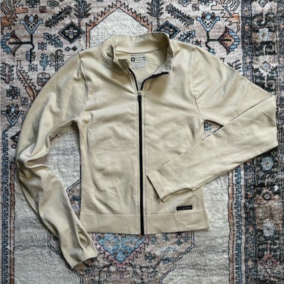 New! PrettyLittleThing Active Zip-up Jacket in Oatmeal Medium - Picture 2 of 8